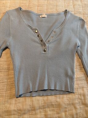 Ribbed Henley Long-Sleeve crop Top in Light Blue